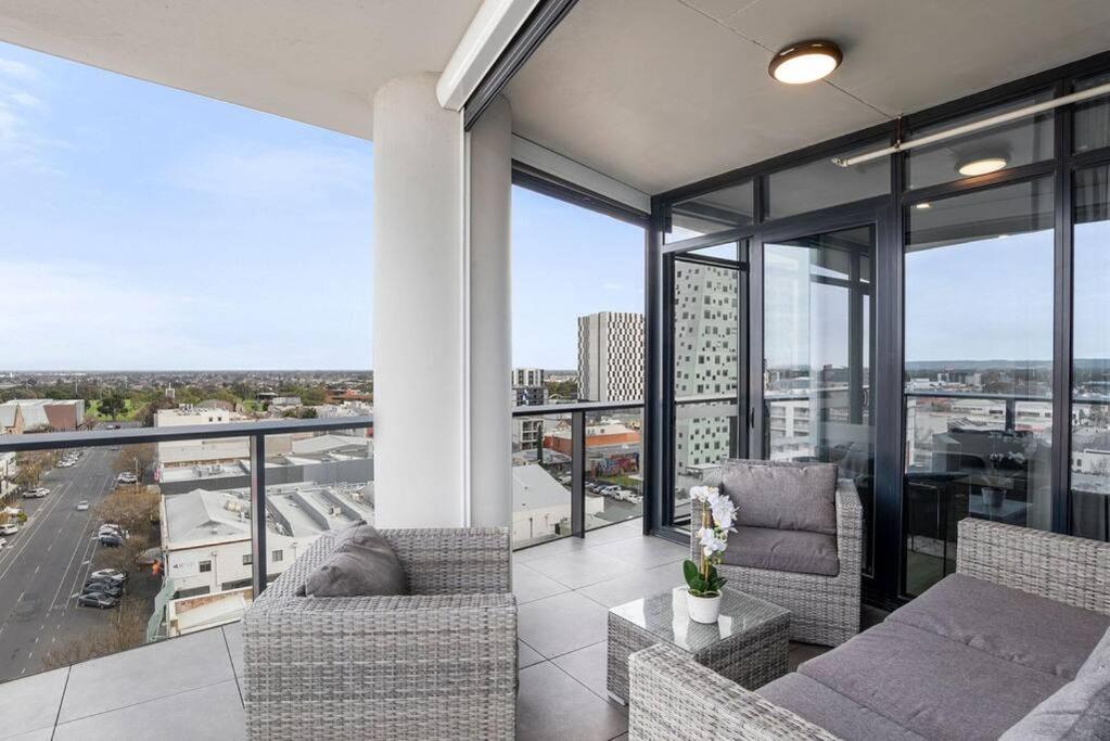 Stunning Views 2Br Luxury Pool Parking Gym Wifi Apartment Adelaide Exterior photo